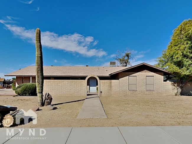 18230 North 42nd Pl in Phoenix, AZ - Building Photo - Building Photo