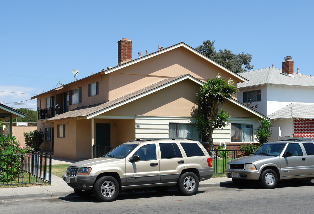 221 Cuesta Del Mar Dr in Oxnard, CA - Foto de edificio