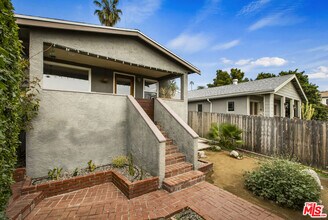 5215 Almaden Dr in Los Angeles, CA - Building Photo - Building Photo