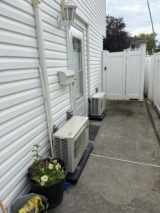 63 Dawson Cir, Unit rose barlow in Staten Island, NY - Foto de edificio