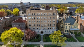 Traymore Apartments in New Haven, CT - Building Photo