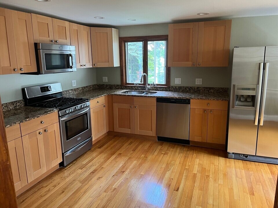 29 Bradford Ave in Haverhill, MA - Building Photo