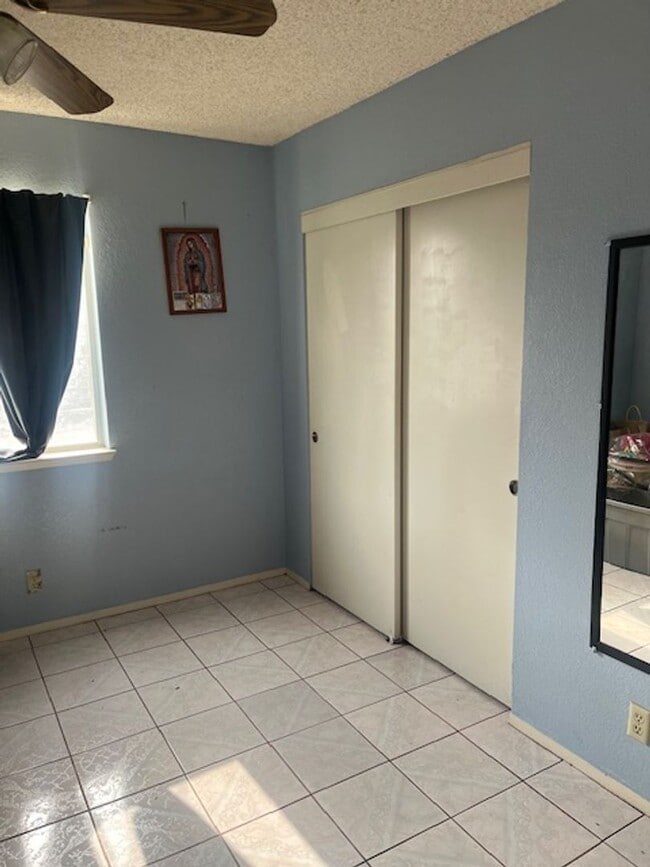 108 Liberty Ln in Delano, CA - Building Photo - Building Photo