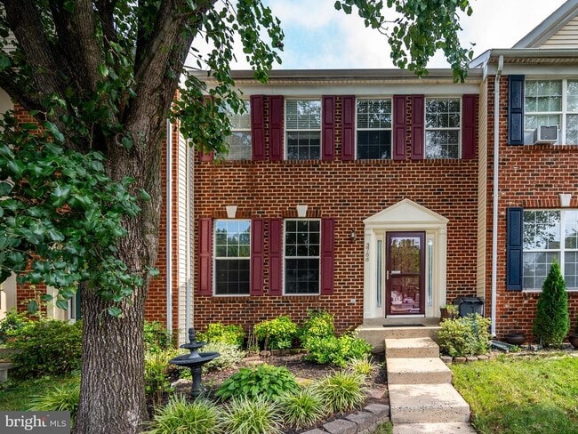 3766 Tonbridge Pl
