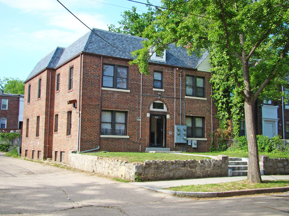 310 Delafield Pl NW in Washington, DC - Building Photo