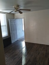 615 S Center St, Unit 1 in Grove City, PA - Building Photo - Building Photo