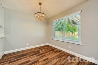 7549 David Dr in North Richland Hills, TX - Foto de edificio - Building Photo