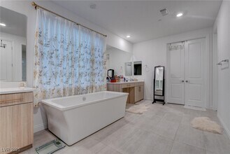 230 Carmel Sky St in Las Vegas, NV - Building Photo - Building Photo