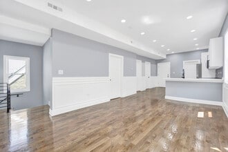 1821 N Kedvale Ave in Chicago, IL - Building Photo - Building Photo