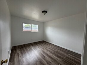 2612-2616 Hornblend St in San Diego, CA - Building Photo - Building Photo