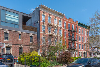 111 4th Pl in Brooklyn, NY - Building Photo - Primary Photo