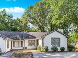 1840 Cooper Lake Dr SE in Smyrna, GA - Building Photo