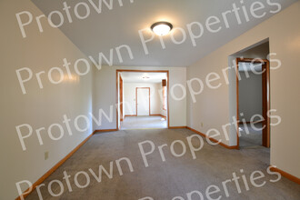 122 Baker Ave in Joliet, IL - Building Photo - Building Photo