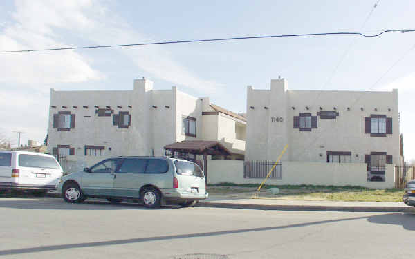 1140 E Avenue Q12 in Palmdale, CA - Foto de edificio - Building Photo