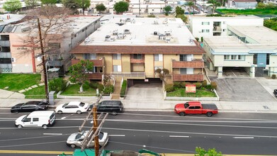 15739 Vanowen St in Van Nuys, CA - Building Photo - Building Photo