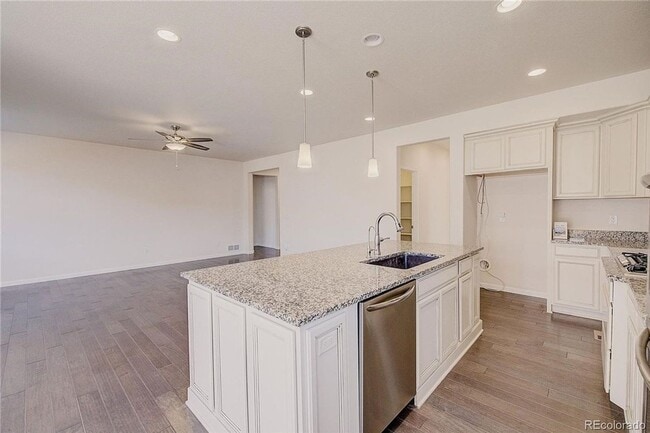 11475 Helena St in Commerce City, CO - Foto de edificio - Building Photo