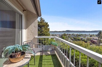 46 Anchorage Rd in Sausalito, CA - Building Photo - Building Photo