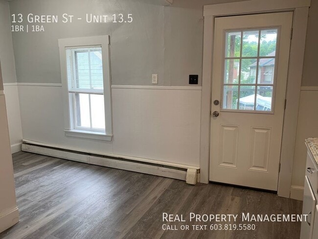 13 Green St in Somersworth, NH - Foto de edificio - Building Photo