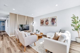 2361 Gonzaga Ln in Riverside, CA - Foto de edificio - Building Photo