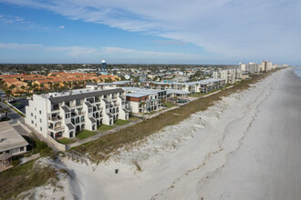 La Playa Condominiums in Jacksonville Beach, FL - Building Photo - Building Photo