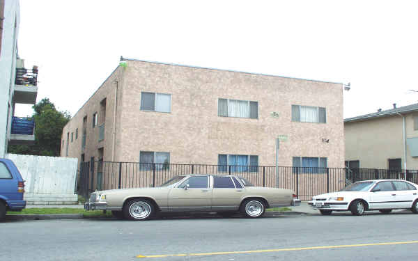 10 Units + 1 Non-conforming Unit in Long Beach, CA - Building Photo - Building Photo