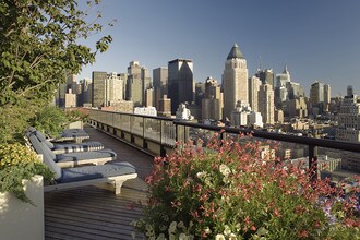 500 W 56th St in New York, NY - Building Photo - Building Photo