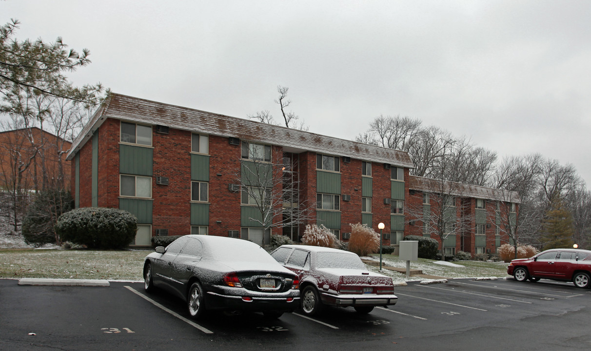 Woodbrooke in Cincinnati, OH - Building Photo