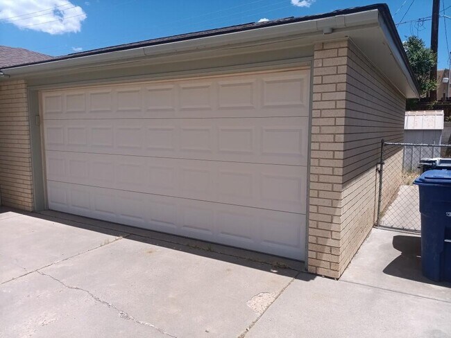 property at 11925 Euclid Ct NE