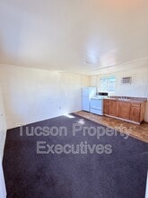 3274 E Benson Hwy in Tucson, AZ - Building Photo - Building Photo