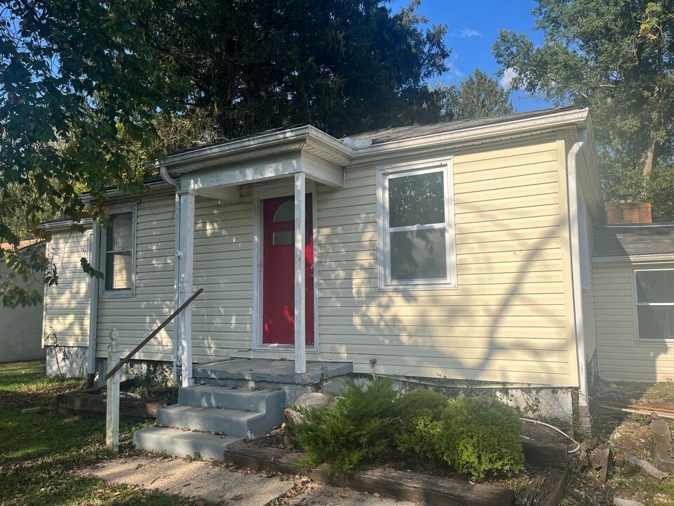 1137 Cherry Valley Rd SE in Newark, OH - Building Photo