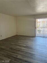 5251 Indian River Dr in Las Vegas, NV - Building Photo - Building Photo