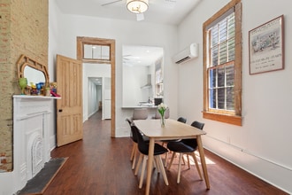 927 Bordeaux St in New Orleans, LA - Building Photo - Building Photo