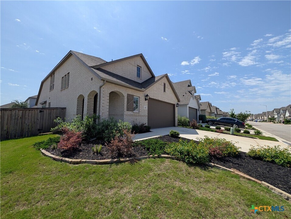 1052 Easy Gruene in New Braunfels, TX - Building Photo