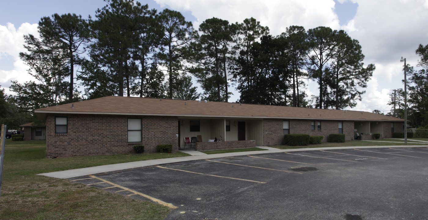 Highlands Apartments in Green Cove Springs, FL - Building Photo