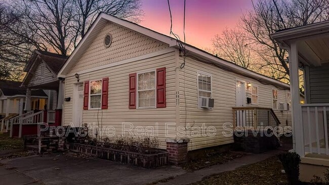 property at 3027 Peronne Ave