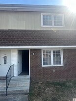 122 Barcelona Ct in Paducah, KY - Building Photo