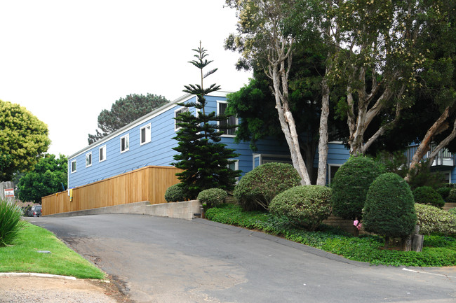 981 N Vulcan Ave in Encinitas, CA - Building Photo - Building Photo