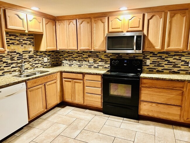 14700 SE Mill St in Portland, OR - Building Photo - Building Photo