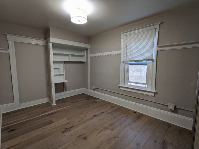 341 Alcatraz Ave in Oakland, CA - Foto de edificio - Building Photo