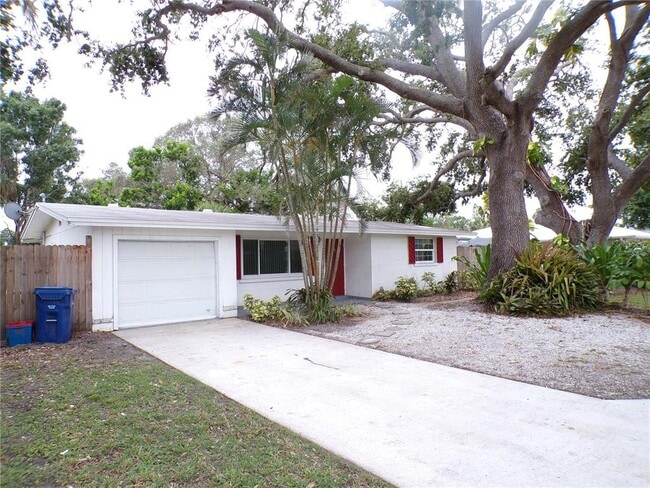 property at 968 Shasta Rd