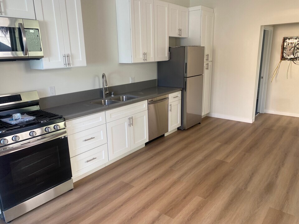 320 Ulysses St in Los Angeles, CA - Building Photo