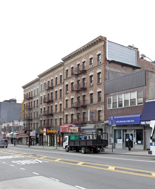 554-558 W 181st Street in New York, NY - Building Photo - Building Photo