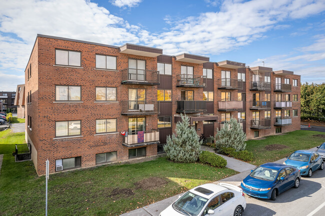 460 Laval Boul