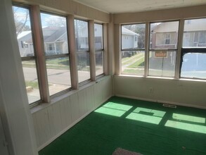 204 E Dayton St in Harrisburg, IL - Building Photo - Building Photo