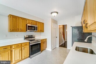 2131 Kings Mill Ct in Falls Church, VA - Building Photo - Building Photo