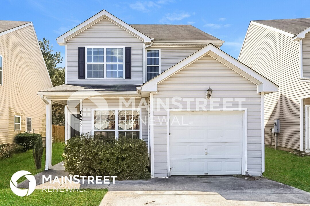 6522 Grey Fox Way in Riverdale, GA - Foto de edificio