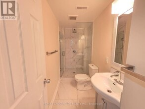 14 Schoolbridge St in Ajax, ON - Building Photo - Building Photo