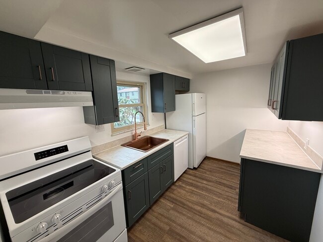 108 Roberts Dr in Moon Township, PA - Building Photo - Building Photo