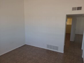 1857 E Cheery Lynn Rd in Phoenix, AZ - Building Photo - Building Photo