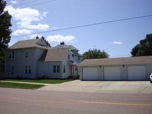 623 N Duff St in Mitchell, SD - Foto de edificio